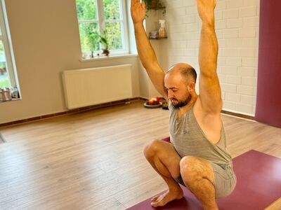 Warum eine herausfordernde, kraftvolle Yogapraxis besonders sinnvoll ist